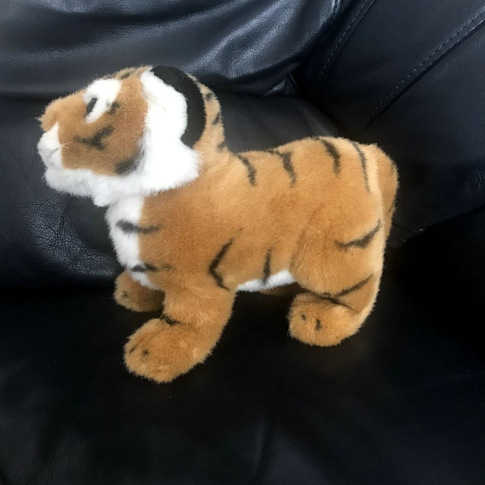 Discovery Channel Store Schwarz Tiger Cub Wild Cat Plush Stuffed Toy Animal
